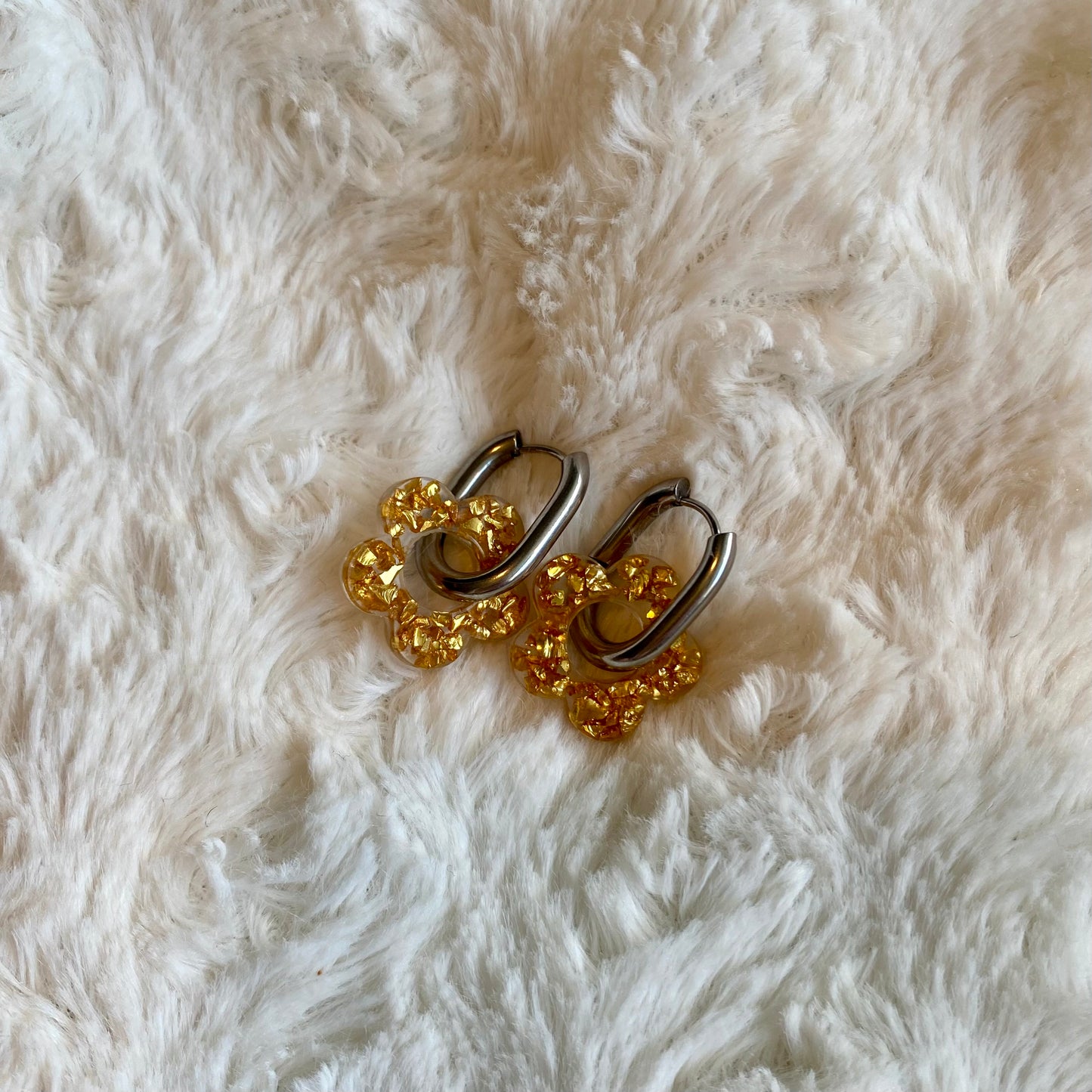 Boucles d’oreilles Camélia - Cristaux dorés