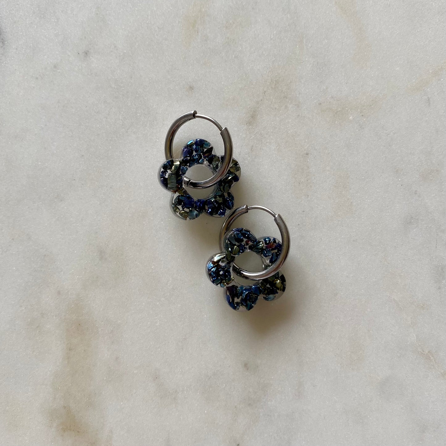 Boucles d’oreilles Camélia - Cristaux bleus