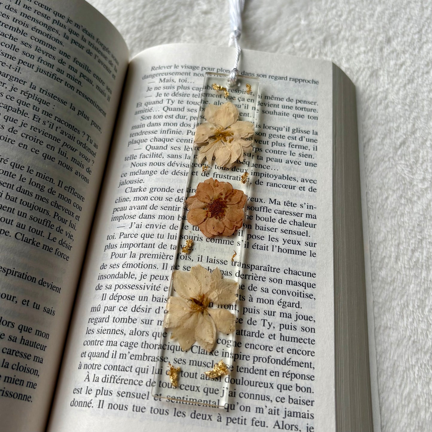 Marque page (rectangulaire - fin) - Fleurs beiges