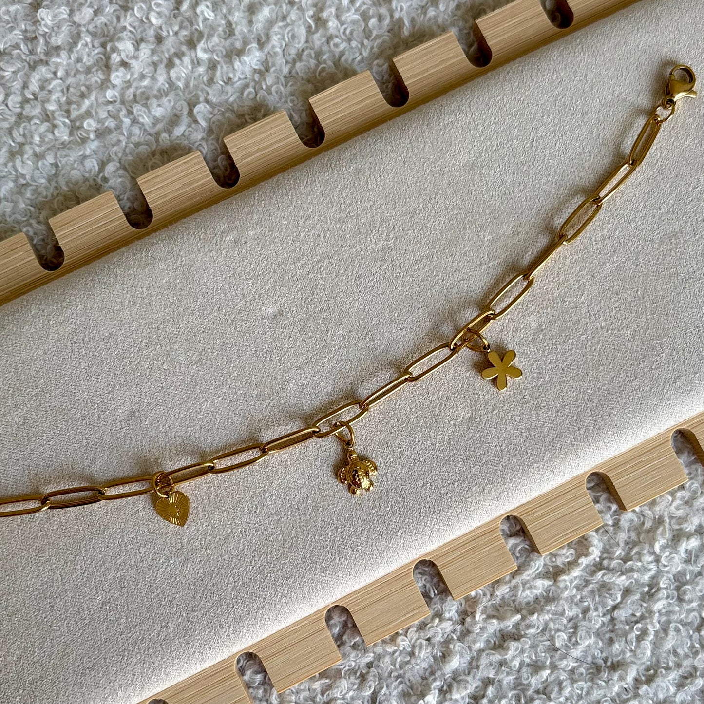 Bracelet doré- n°1