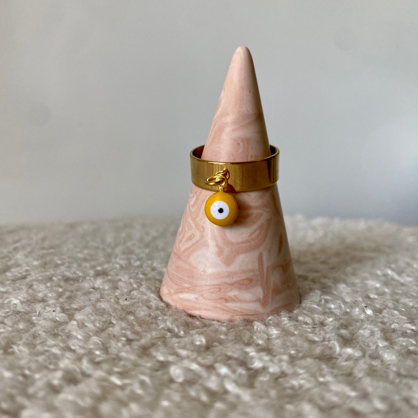 Bague fine dorée - Oeil jaune