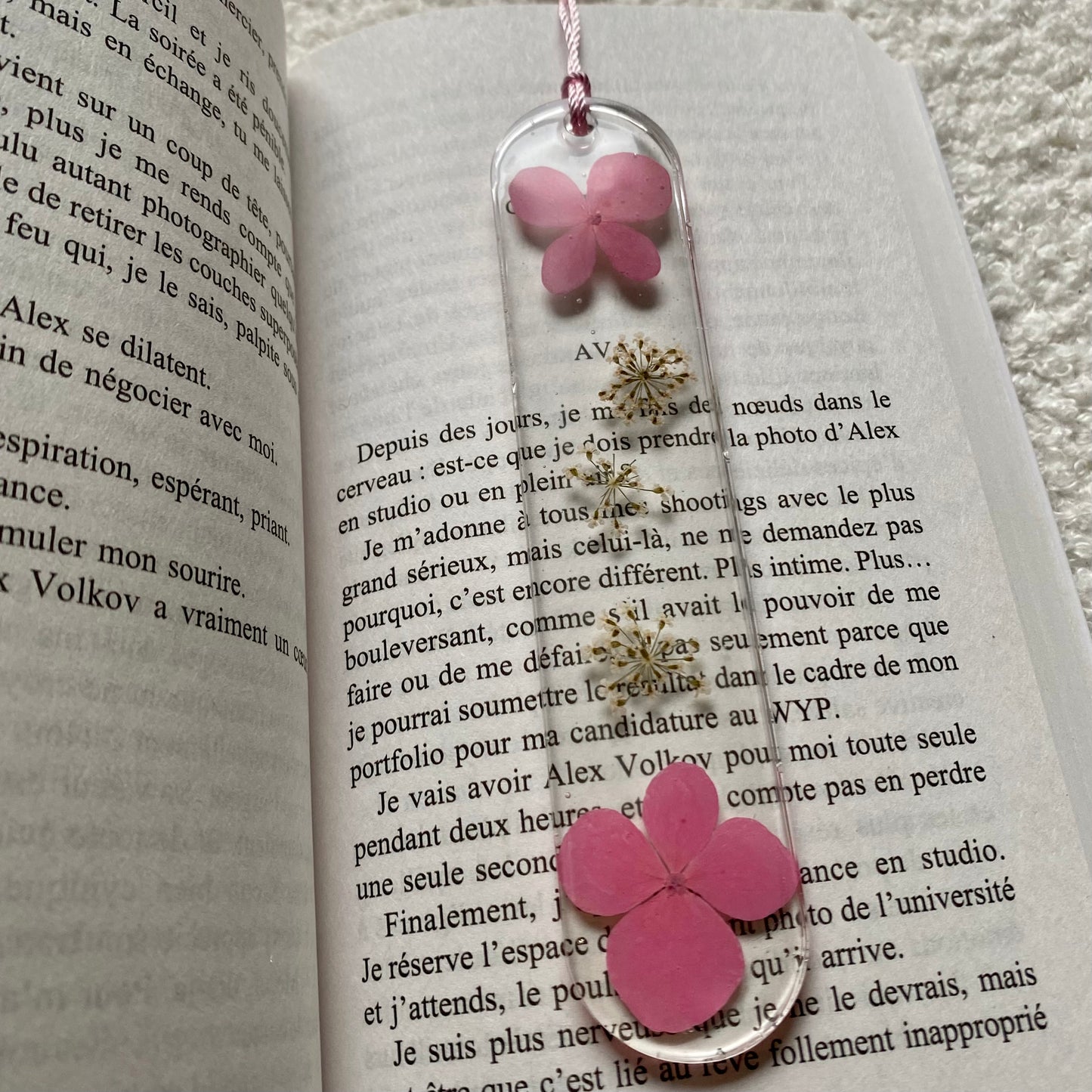 Marque page (arrondi - épais) - Fleurs roses et blanches