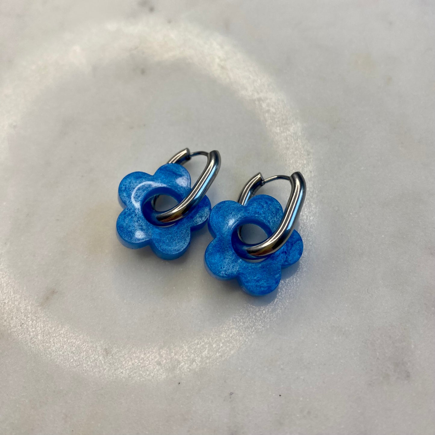 Boucles d’oreilles Camélia - Bleu nacré