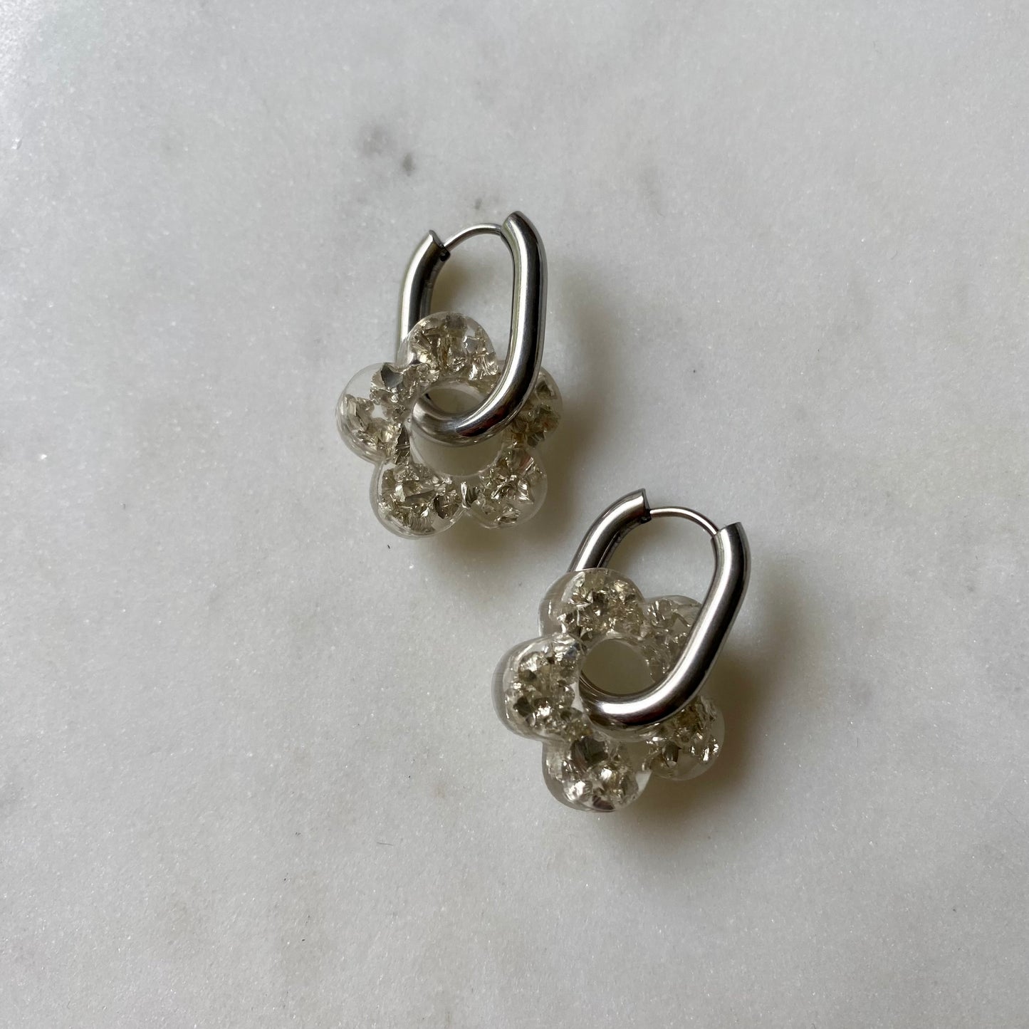 Boucles d’oreilles Camélia - Cristaux argentés