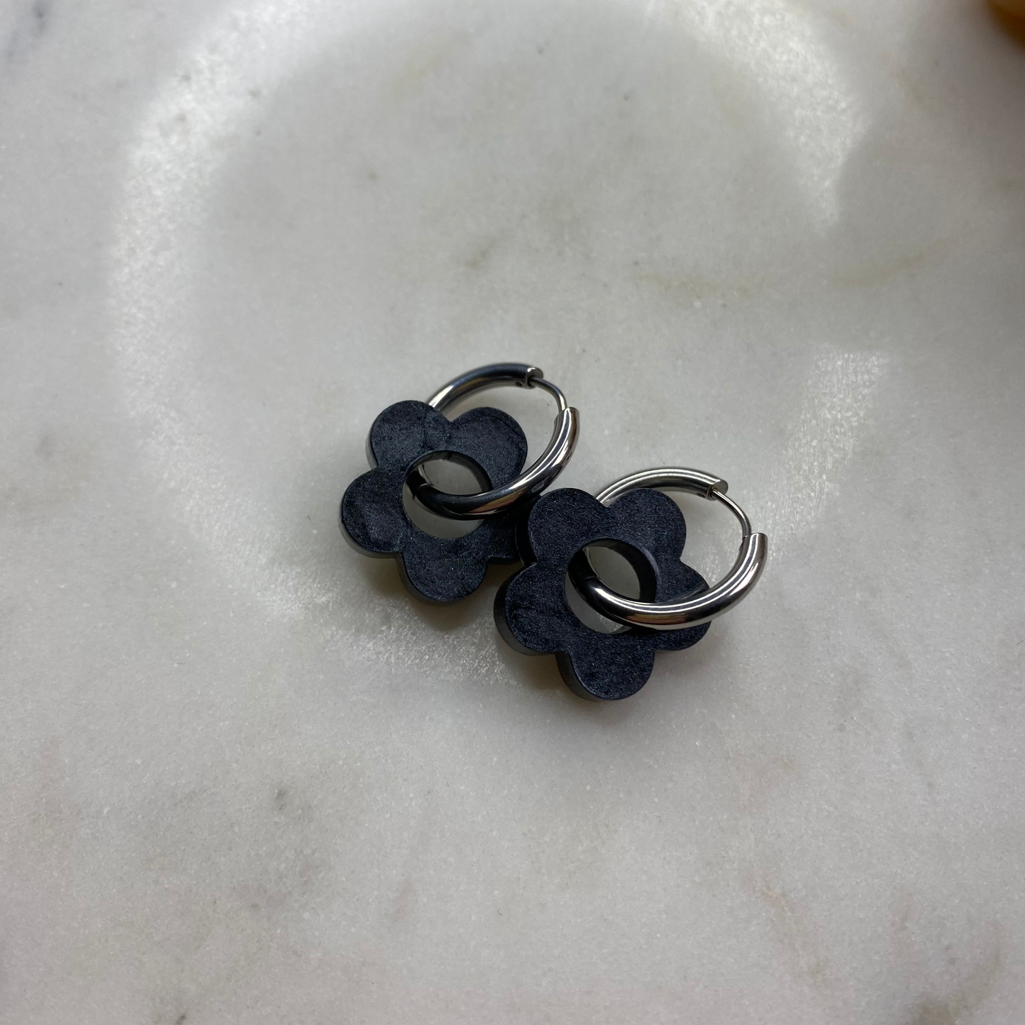 Boucles d'oreilles Camélia - Charbon