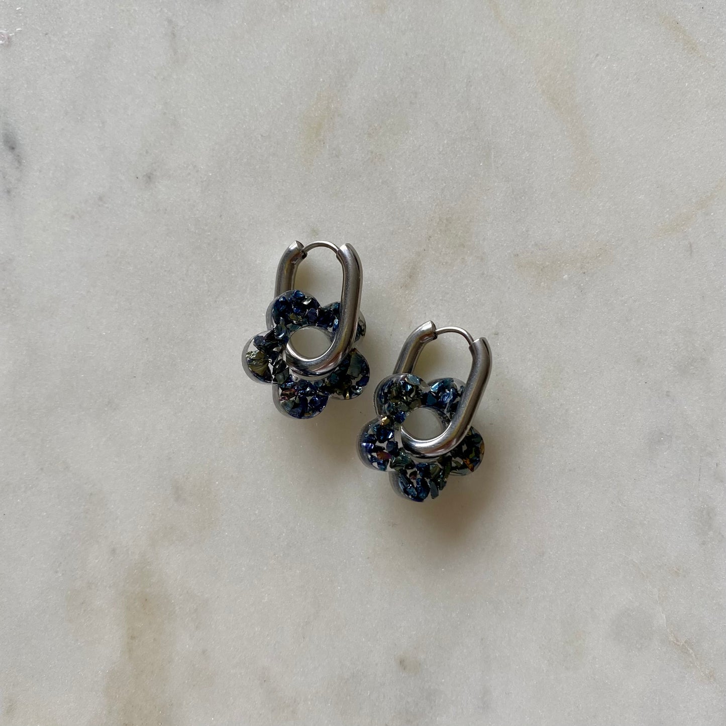Boucles d’oreilles Camélia - Cristaux bleus