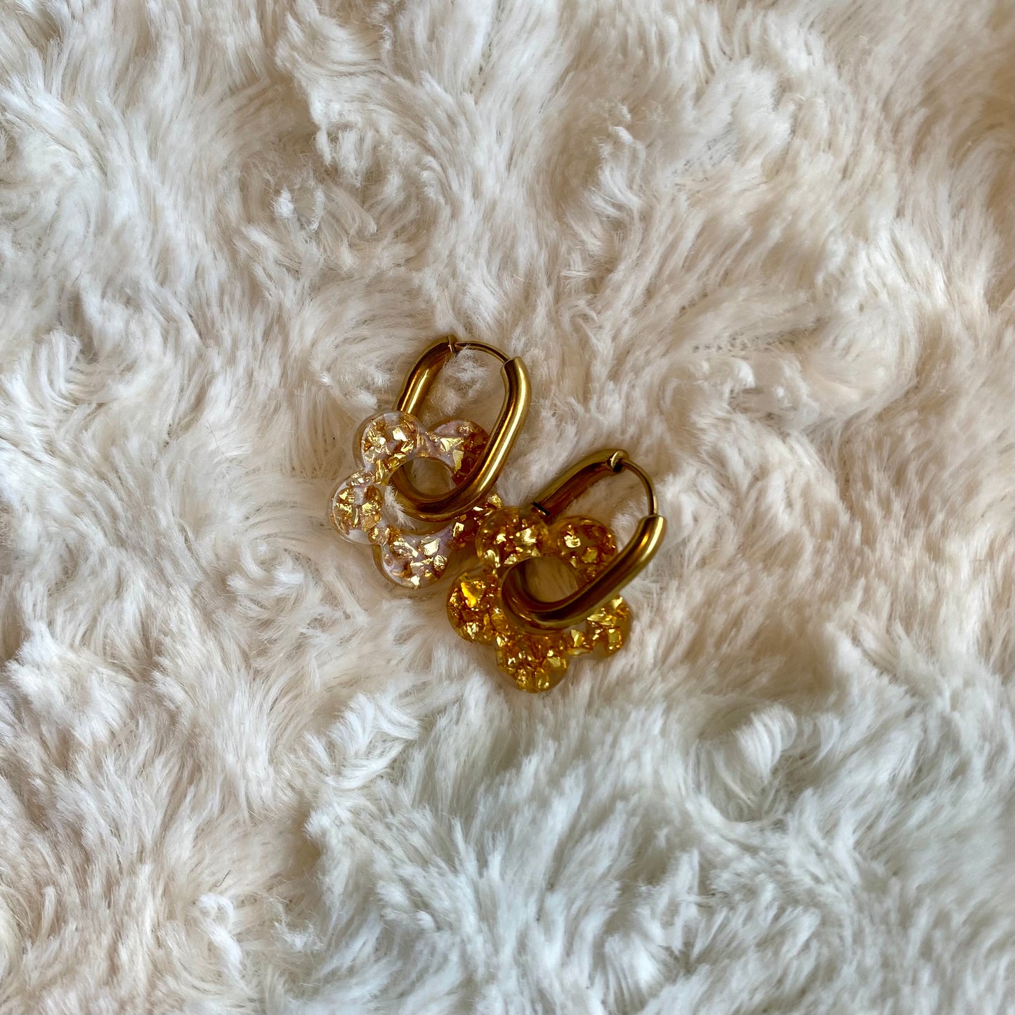 Boucles d’oreilles Camélia - Cristaux dorés