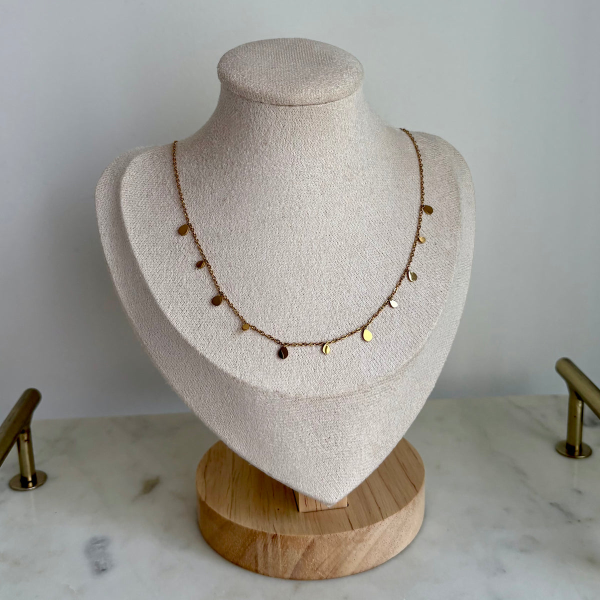 Collier gouttes dorées