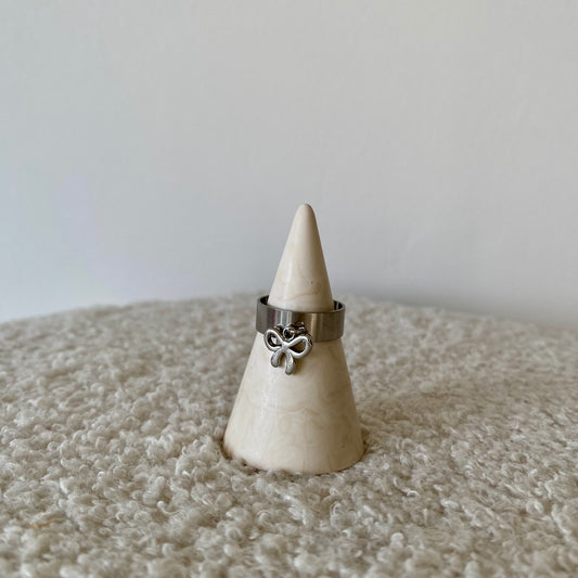 Bague fine argentée - Noeud