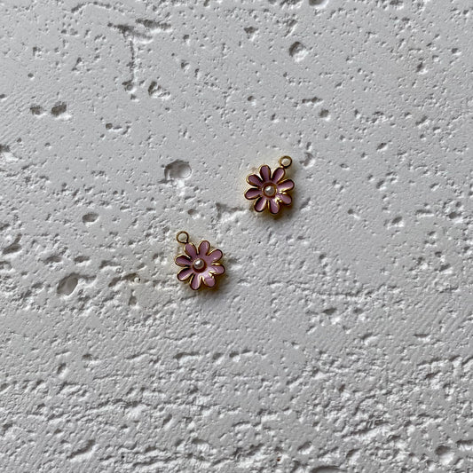Breloques petites fleurs roses
